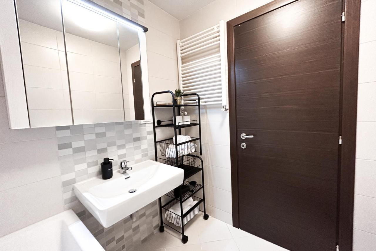 Downtown C22 Apartment Bucureşti Exterior foto